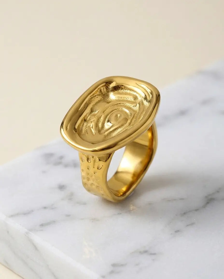 ANILLO LUJOSO DORADO