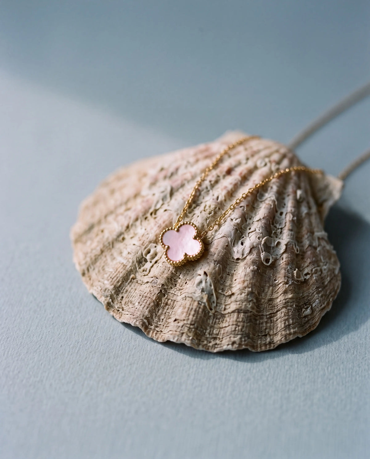 COLLAR TREBOL ROSA