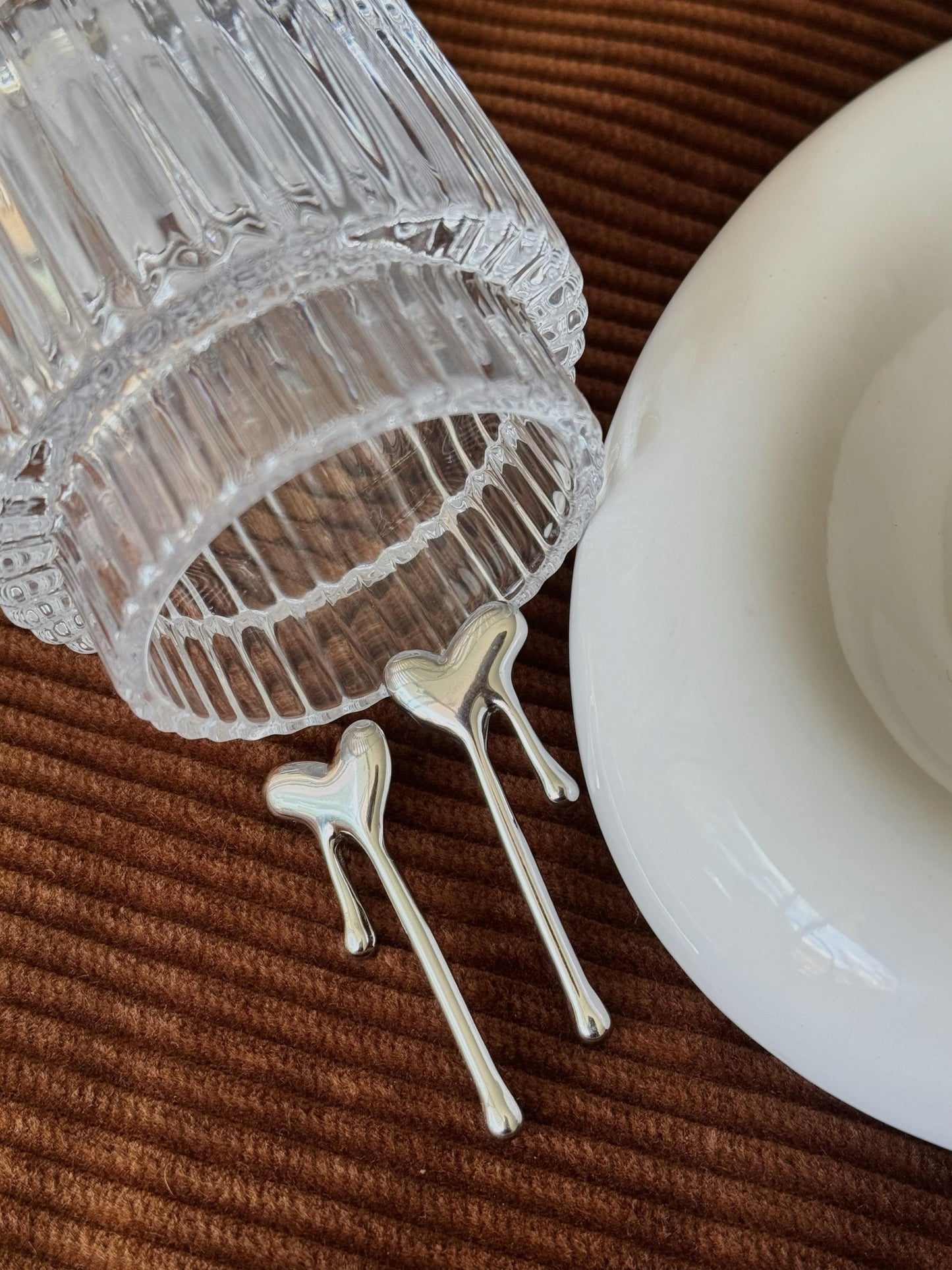 ARETES CORAZON DERRETIDO PLATEADO