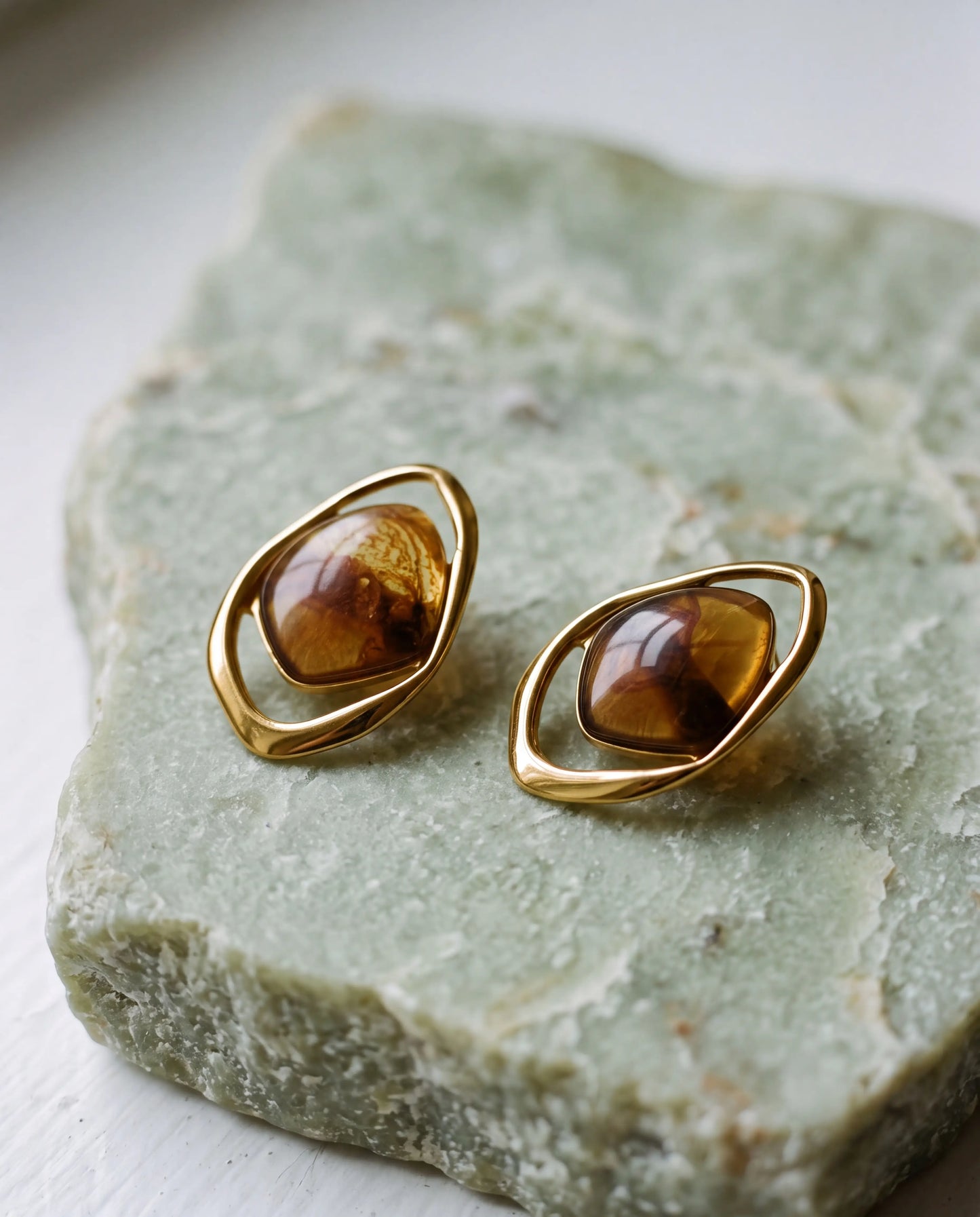 ARETES MAGNOLIA