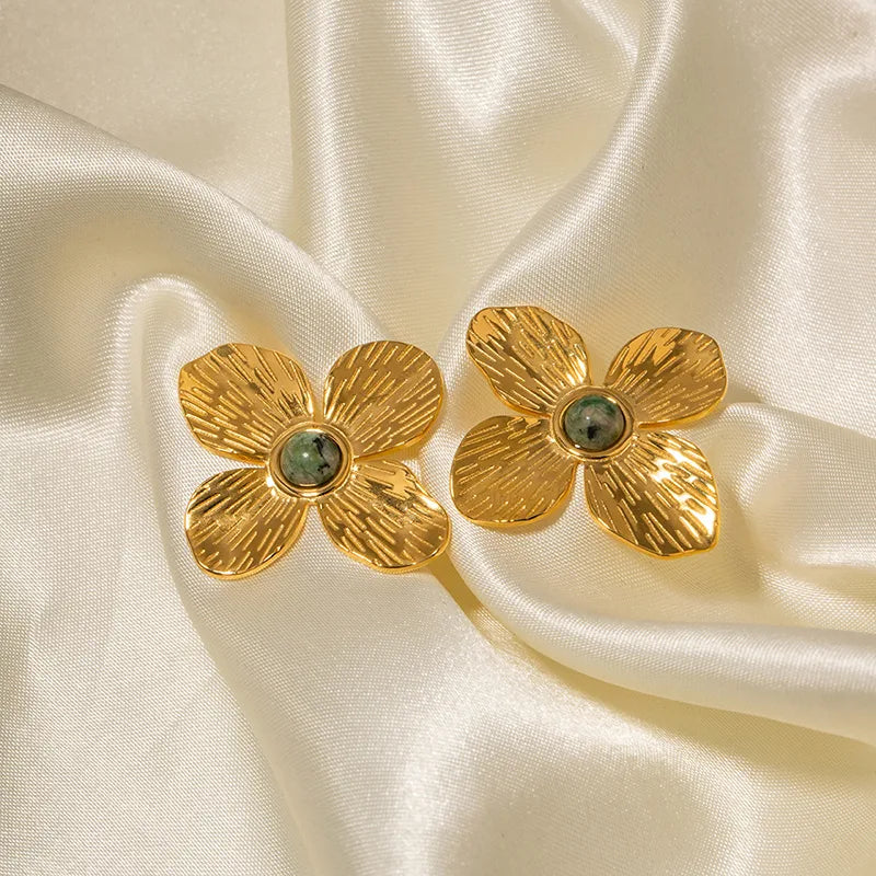 ARETES PAULINA DORADOS