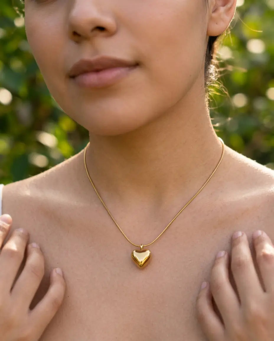 COLLAR CORAZON DORADO