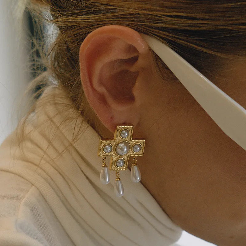 ARETE CRUZ PERLA
