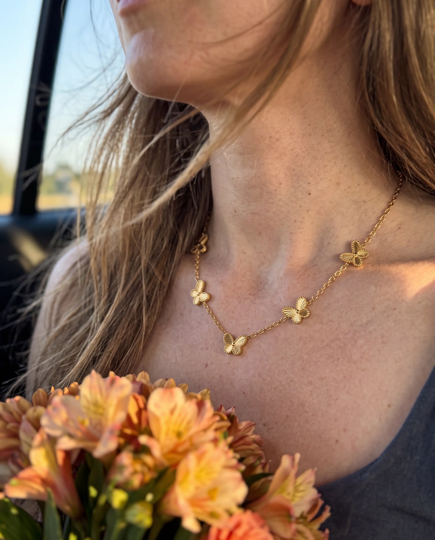 COLLAR MARIPOSA DORADA