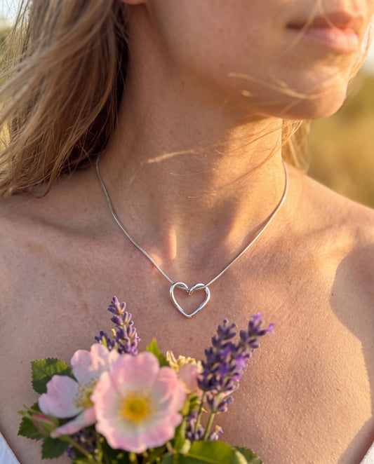 COLLAR CORAZON LISTON ACERO PLATA