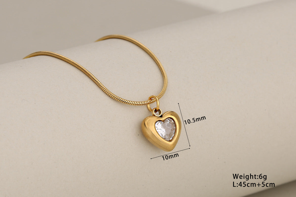 COLLAR CORAZONADA DORADA