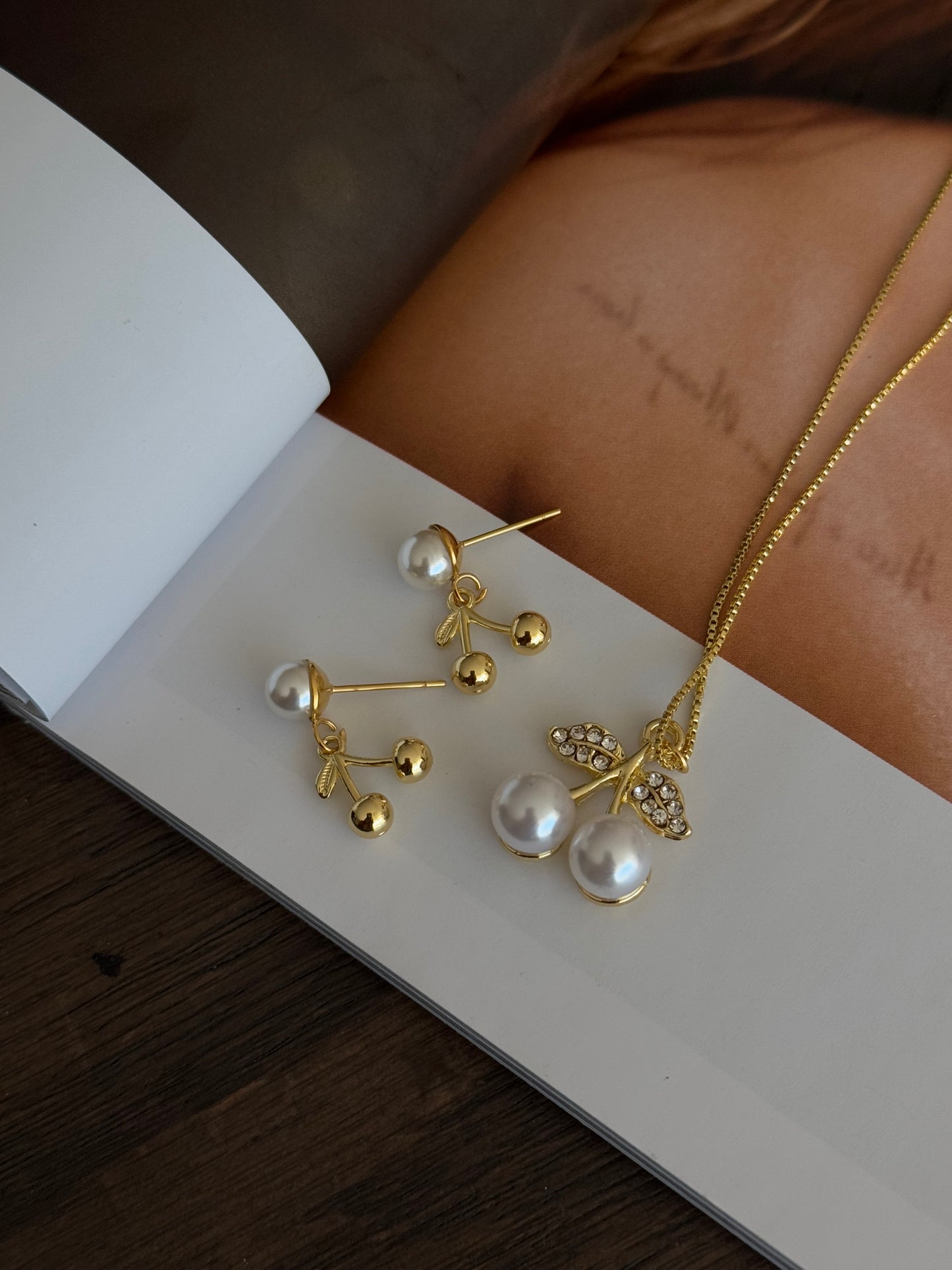 CONJUNTO CEREZA DORADO