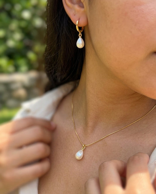 COLLAR Y ARETES PERLA