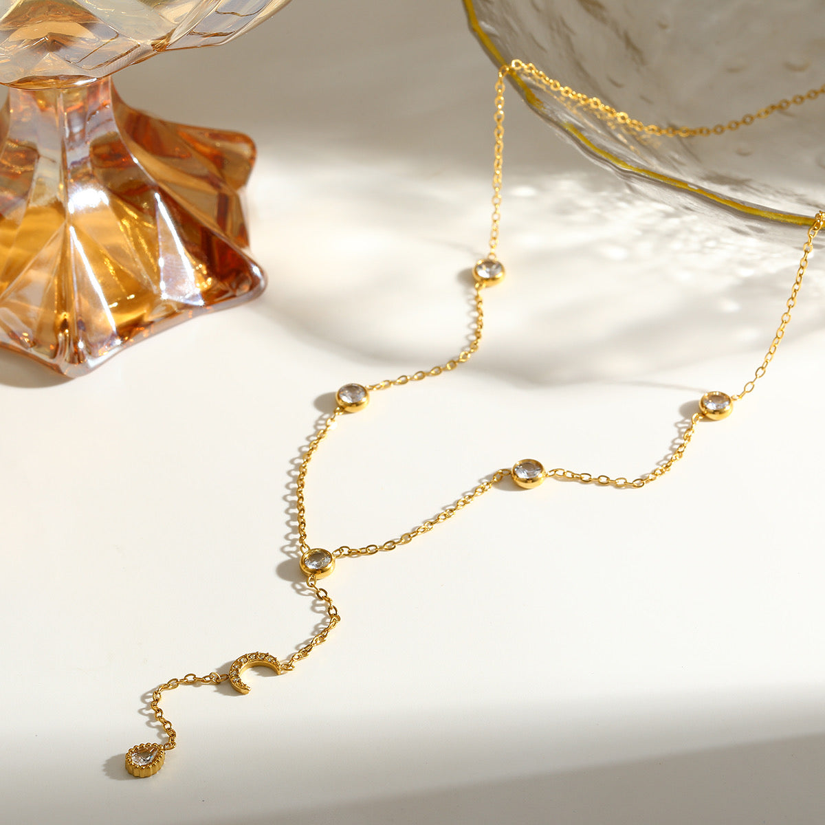 COLLAR LUNA CORBATIN
