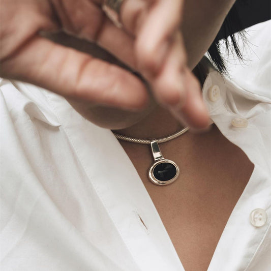 COLLAR OVALADO NEGRO