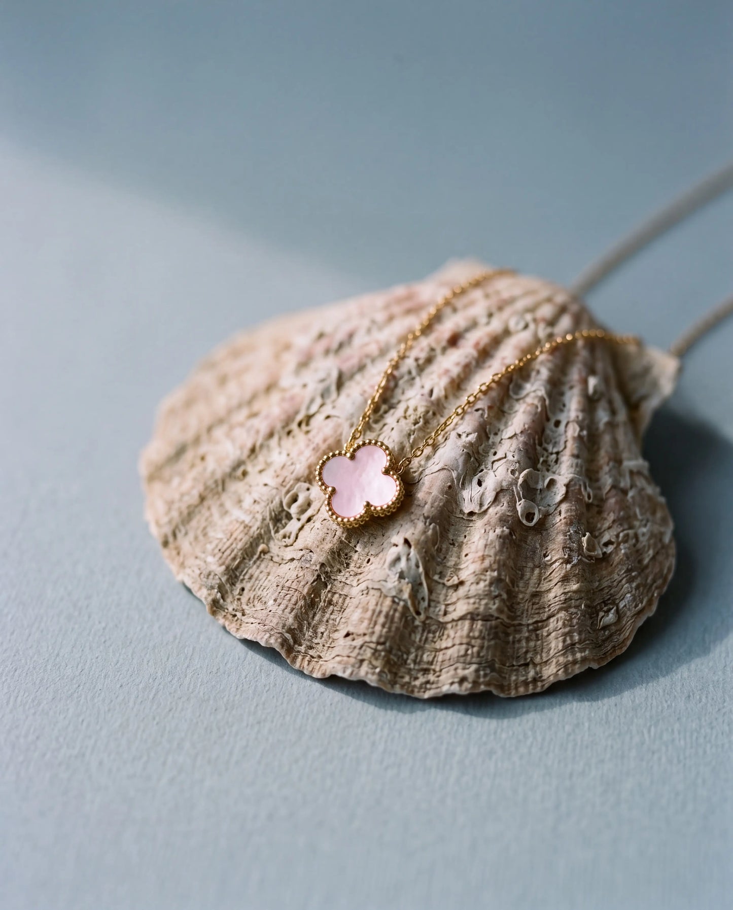 COLLAR TREBOL ROSA