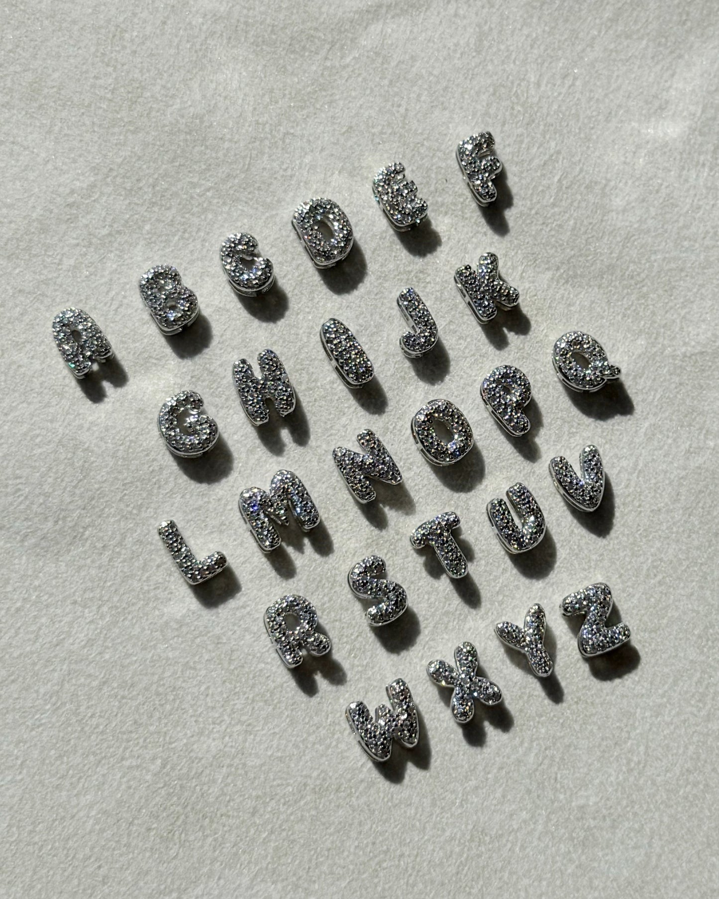 COLLAR INICIAL CH ZIRCONIA PLATEADA