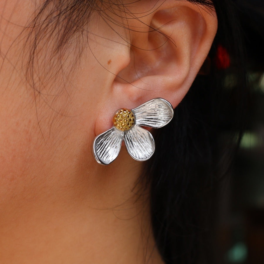 ARETE MITAD FLOR BICOLOR