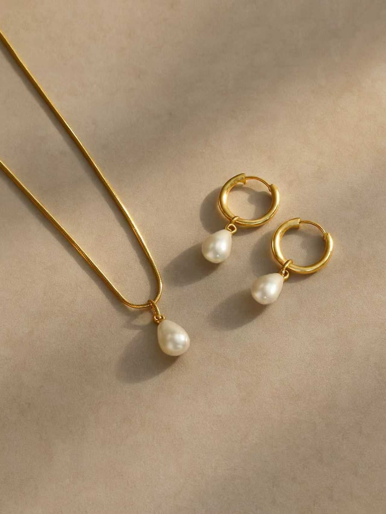 COLLAR Y ARETES PERLA