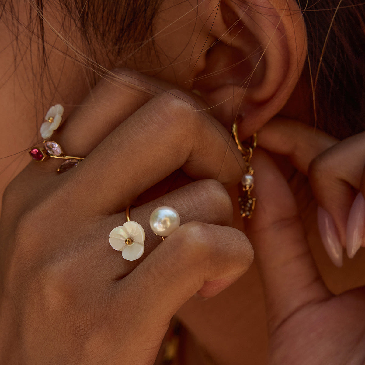 ANILLO FLOR BLANCA