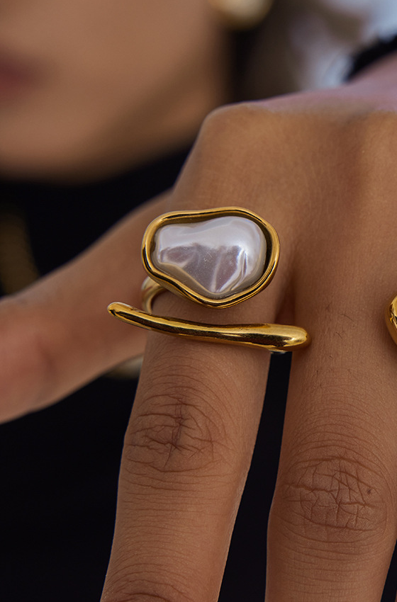 ANILLO OVALADO PERLA