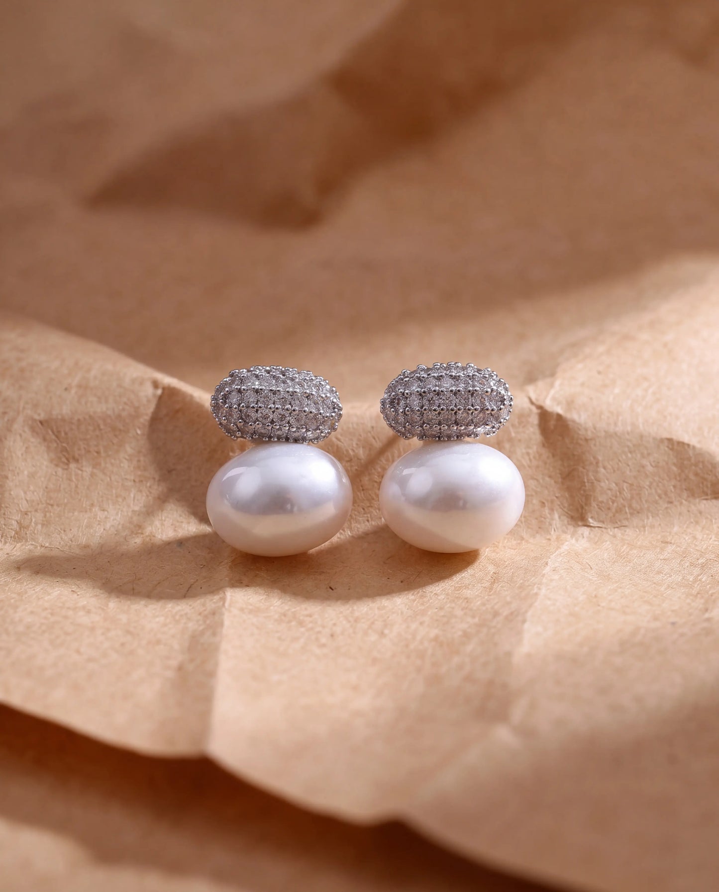 ARETE PERLA ELEGANTE PLATEADO
