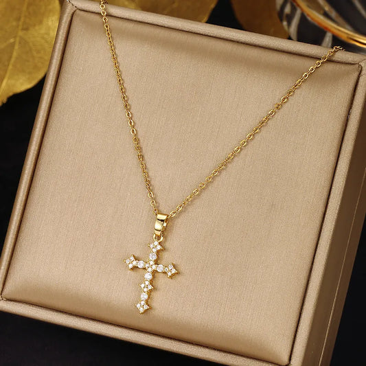 COLLAR CRUZ ZIRCONIA DORADO