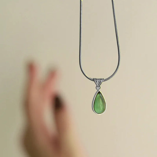 COLLAR GOTITA PLATA CON VERDE