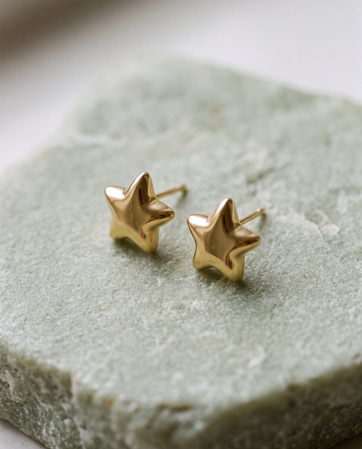 ARETES ESTRELLA DORADA