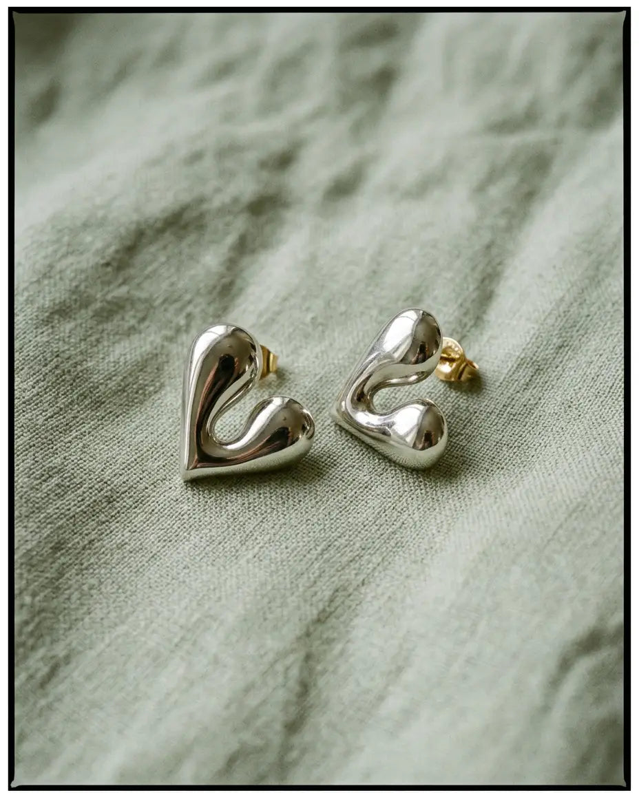 ARETES AMORA